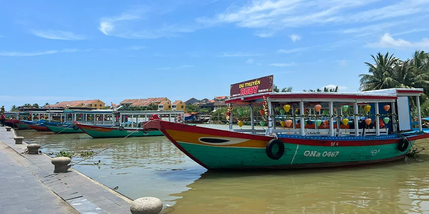 Smukke både i Hoi An i Vietnam