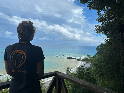 Meike kigger udover vandet i Corcovado Nationalpark