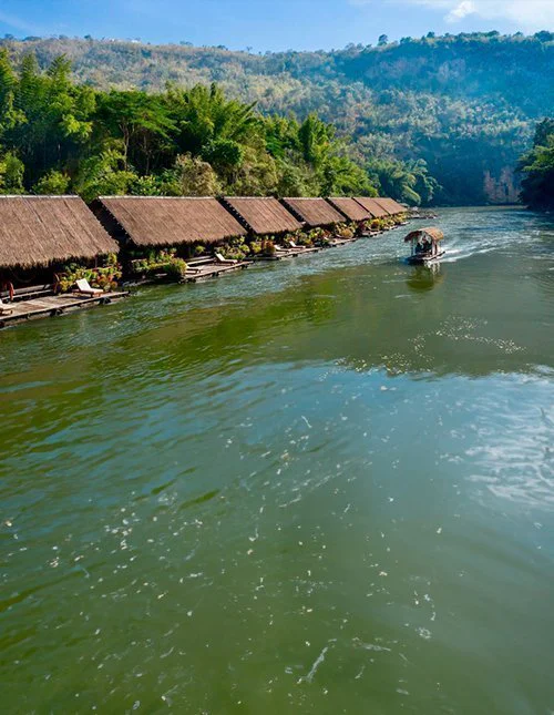 Flydende resort ved River Kwai, Thailand.