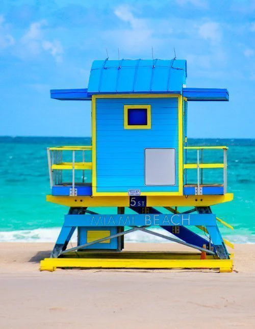 Miami Beach livredderstårn i Floridas solskin